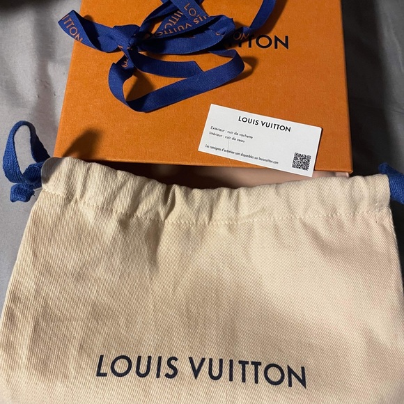 LV Belt - Picture 5 of 5